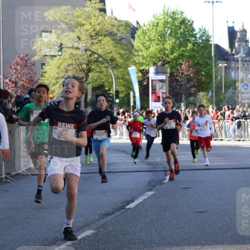 25.04.2025 - Das Zehntel Yannick Fuchs http://msf.ph/oto/7668924 26.04.2025 08:50:55 Ziel 1080, 1087, 1484, 1748, 1781, 1787, 1922, 2321, 2325, 2356, 2709, 2718, 2734, 2778, 2795, 2827, 2832, 2840, 3040, 3231, 3782, 3865 meine-sportfotos.de