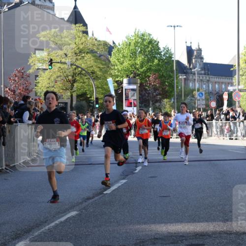 25.04.2025 - Das Zehntel Yannick Fuchs http://msf.ph/oto/7668932 26.04.2025 08:50:56 Ziel 1080, 1087, 1484, 1748, 1781, 1787, 1922, 2321, 2325, 2356, 2474, 2709, 2718, 2734, 2778, 2795, 2827, 2832, 2840, 3040, 3231, 3782, 3865 meine-sportfotos.de