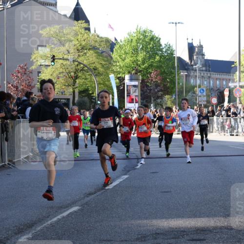 25.04.2025 - Das Zehntel Yannick Fuchs http://msf.ph/oto/7668934 26.04.2025 08:50:56 Ziel 1080, 1087, 1484, 1748, 1781, 1787, 1922, 2321, 2325, 2356, 2474, 2709, 2718, 2734, 2778, 2795, 2827, 2832, 2840, 3040, 3231, 3782, 3865 meine-sportfotos.de