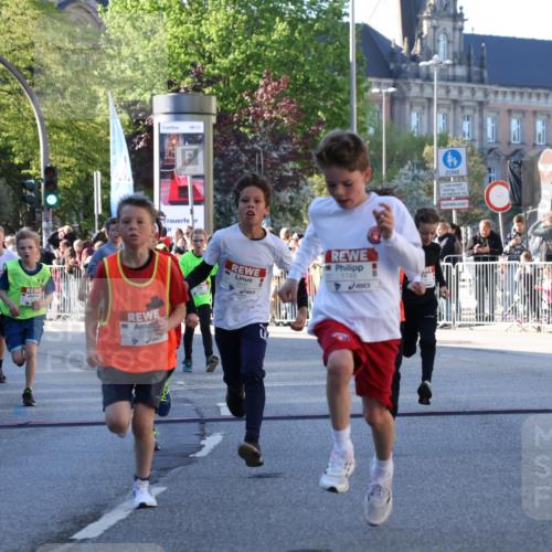 25.04.2025 - Das Zehntel Yannick Fuchs http://msf.ph/oto/7668950 26.04.2025 08:50:58 Ziel 1080, 1087, 1484, 1748, 1781, 1787, 1922, 2321, 2325, 2356, 2474, 2709, 2718, 2734, 2778, 2795, 2827, 2832, 2840, 2919, 3040, 3231, 3782, 3865 meine-sportfotos.de