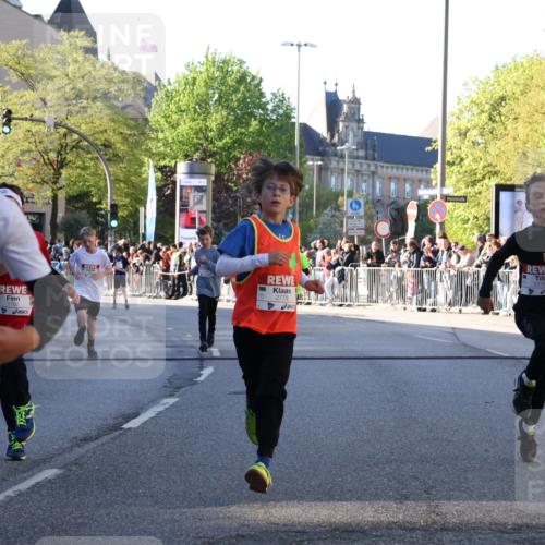 25.04.2025 - Das Zehntel Yannick Fuchs http://msf.ph/oto/7668964 26.04.2025 08:51:00 Ziel 1080, 1087, 1484, 1748, 1781, 1787, 1922, 2321, 2325, 2356, 2474, 2709, 2718, 2778, 2795, 2827, 2832, 2919, 3040, 3231, 3415, 3710, 3865 meine-sportfotos.de