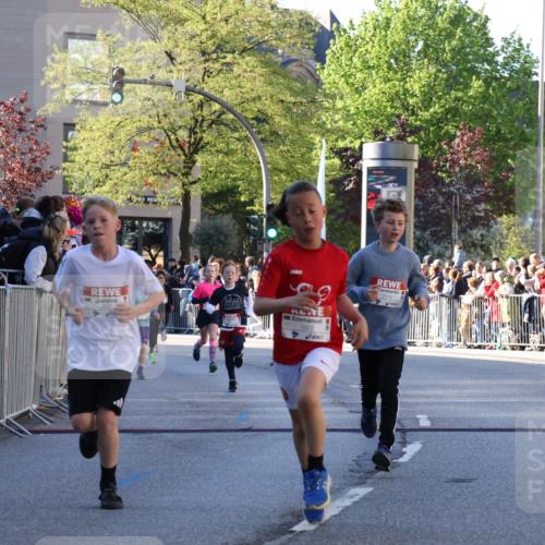 25.04.2025 - Das Zehntel Yannick Fuchs http://msf.ph/oto/7668981 26.04.2025 08:51:03 Ziel 1080, 1748, 1781, 1787, 1922, 2309, 2356, 2474, 2667, 2672, 2709, 2718, 2778, 2795, 2827, 2832, 2914, 2919, 3040, 3231, 3415, 3710, 3808 meine-sportfotos.de