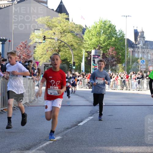 25.04.2025 - Das Zehntel Yannick Fuchs http://msf.ph/oto/7668988 26.04.2025 08:51:04 Ziel 1748, 1781, 1787, 1922, 2309, 2356, 2474, 2667, 2672, 2709, 2718, 2778, 2795, 2827, 2832, 2914, 2919, 3040, 3231, 3415, 3710, 3808 meine-sportfotos.de