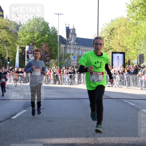 25.04.2025 - Das Zehntel Yannick Fuchs http://msf.ph/oto/7668991 26.04.2025 08:51:04 Ziel 1748, 1781, 1787, 1922, 2309, 2356, 2474, 2667, 2672, 2709, 2718, 2778, 2795, 2827, 2832, 2914, 2919, 3040, 3231, 3415, 3710, 3808 meine-sportfotos.de