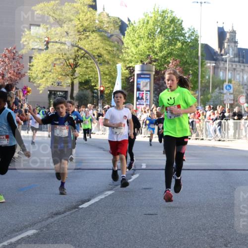 25.04.2025 - Das Zehntel Yannick Fuchs http://msf.ph/oto/7669067 26.04.2025 08:51:20 Ziel 1177, 1488, 1546, 1621, 1757, 1943, 2010, 2213, 2348, 2481, 2505, 2621, 2644, 2684, 2700, 2848, 2853, 2907, 2960, 2975, 3049, 3066, 3097, 3099, 3188, 3538, 3856, 3877 meine-sportfotos.de