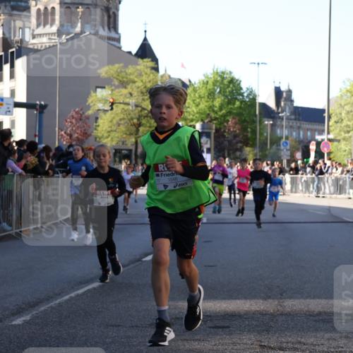 25.04.2025 - Das Zehntel Yannick Fuchs http://msf.ph/oto/7669088 26.04.2025 08:51:23 Ziel 1112, 1113, 1171, 1177, 1488, 1546, 1621, 1757, 1943, 2010, 2213, 2348, 2481, 2505, 2621, 2644, 2684, 2700, 2779, 2848, 2853, 2907, 2960, 2975, 3049, 3066, 3097, 3099, 3188, 3486, 3538, 3856, 3877 meine-sportfotos.de