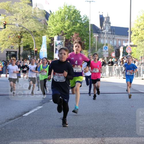 25.04.2025 - Das Zehntel Yannick Fuchs http://msf.ph/oto/7669097 26.04.2025 08:51:26 Ziel 1112, 1113, 1171, 1177, 1488, 1546, 1621, 1757, 1939, 1943, 2010, 2213, 2481, 2505, 2621, 2644, 2684, 2700, 2779, 2853, 2907, 2960, 2975, 3049, 3066, 3097, 3486, 3538, 3720, 3856, 3877 meine-sportfotos.de