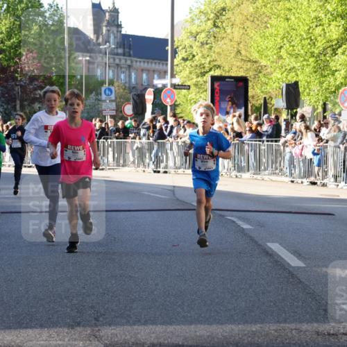 25.04.2025 - Das Zehntel Yannick Fuchs http://msf.ph/oto/7669105 26.04.2025 08:51:27 Ziel 1112, 1113, 1171, 1177, 1488, 1546, 1621, 1757, 1939, 1943, 2010, 2213, 2481, 2505, 2621, 2644, 2684, 2700, 2779, 2853, 2907, 2960, 2975, 3049, 3486, 3538, 3720, 3856, 3877 meine-sportfotos.de