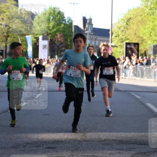 25.04.2025 - Das Zehntel Yannick Fuchs http://msf.ph/oto/7669126 26.04.2025 08:51:31 Ziel 1112, 1113, 1171, 1177, 1621, 1939, 1943, 2213, 2481, 2505, 2644, 2684, 2700, 2779, 2853, 2907, 2960, 2975, 3486, 3538, 3720, 3856, 3873, 3877 meine-sportfotos.de