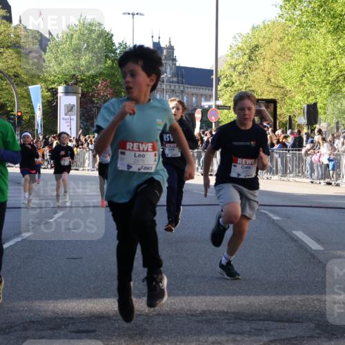 25.04.2025 - Das Zehntel Yannick Fuchs http://msf.ph/oto/7669128 26.04.2025 08:51:31 Ziel 1112, 1113, 1171, 1177, 1621, 1939, 1943, 2213, 2481, 2505, 2644, 2684, 2700, 2779, 2853, 2907, 2960, 2975, 3486, 3538, 3720, 3856, 3873, 3877 meine-sportfotos.de