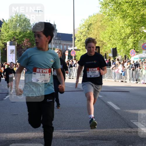 25.04.2025 - Das Zehntel Yannick Fuchs http://msf.ph/oto/7669131 26.04.2025 08:51:31 Ziel 1112, 1113, 1171, 1177, 1621, 1939, 1943, 2213, 2481, 2505, 2644, 2684, 2700, 2779, 2853, 2907, 2960, 2975, 3486, 3538, 3720, 3856, 3873, 3877 meine-sportfotos.de