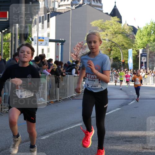 25.04.2025 - Das Zehntel Yannick Fuchs http://msf.ph/oto/7669146 26.04.2025 08:51:35 Ziel 1112, 1113, 1171, 1621, 1939, 2149, 2161, 2481, 2644, 2684, 2700, 2779, 2907, 2960, 2975, 3404, 3450, 3486, 3595, 3720, 3873 meine-sportfotos.de