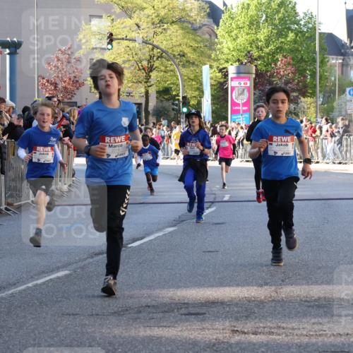 25.04.2025 - Das Zehntel Yannick Fuchs http://msf.ph/oto/7669241 26.04.2025 08:51:50 Ziel 1166, 1176, 1207, 1208, 1232, 1245, 1654, 1788, 2015, 2023, 2149, 2161, 2355, 2886, 3060, 3212, 3407, 3450, 3496, 3516, 3530, 3595 meine-sportfotos.de