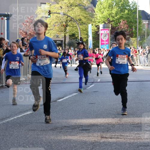 25.04.2025 - Das Zehntel Yannick Fuchs http://msf.ph/oto/7669244 26.04.2025 08:51:51 Ziel 1166, 1176, 1207, 1208, 1232, 1245, 1654, 1788, 2015, 2023, 2149, 2161, 2355, 2364, 2886, 3060, 3212, 3407, 3450, 3496, 3516, 3530, 3595 meine-sportfotos.de