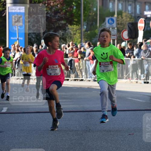 25.04.2025 - Das Zehntel Yannick Fuchs http://msf.ph/oto/7669259 26.04.2025 08:51:55 Ziel 1122, 1166, 1176, 1188, 1207, 1208, 1232, 1245, 1418, 1788, 2015, 2023, 2216, 2355, 2364, 2886, 3060, 3160, 3161, 3171, 3212, 3407, 3496, 3516, 3530, 3822 meine-sportfotos.de