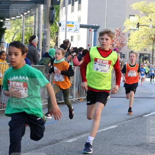 25.04.2025 - Das Zehntel Yannick Fuchs http://msf.ph/oto/7669329 26.04.2025 08:52:07 Ziel 1108, 1122, 1127, 1188, 1418, 1979, 2023, 2029, 2216, 2355, 2364, 2804, 2859, 3063, 3085, 3088, 3160, 3161, 3171, 3467, 3822 meine-sportfotos.de