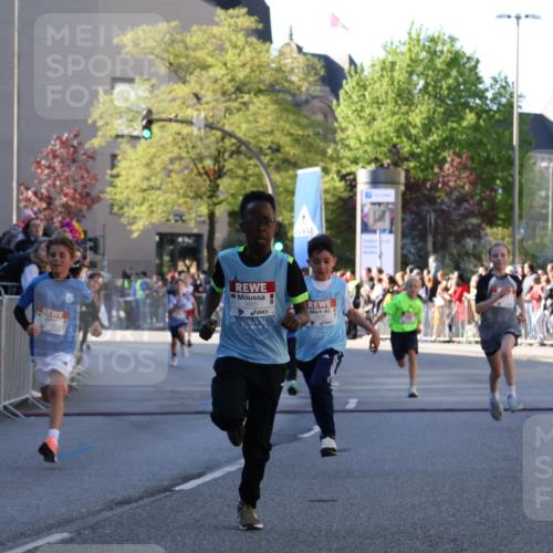 25.04.2025 - Das Zehntel Yannick Fuchs http://msf.ph/oto/7669381 26.04.2025 08:52:12 Ziel 1108, 1122, 1127, 1752, 1761, 1979, 2029, 2187, 2275, 2804, 2859, 3063, 3085, 3088, 3171, 3467, 3822, 3884 meine-sportfotos.de