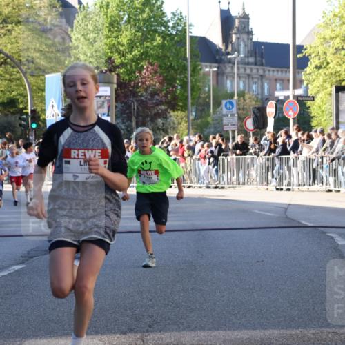 25.04.2025 - Das Zehntel Yannick Fuchs http://msf.ph/oto/7669403 26.04.2025 08:52:15 Ziel 1108, 1127, 1541, 1752, 1761, 1803, 1979, 2029, 2187, 2275, 2464, 3063, 3085, 3088, 3178, 3225, 3467, 3884, 3944 meine-sportfotos.de