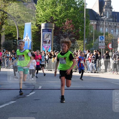 25.04.2025 - Das Zehntel Yannick Fuchs http://msf.ph/oto/7669479 26.04.2025 08:52:25 Ziel 1229, 1541, 1568, 1752, 1761, 1803, 2170, 2187, 2275, 2464, 2471, 2500, 2628, 3095, 3102, 3104, 3110, 3178, 3225, 3462, 3499, 3592, 3599, 3603, 3617, 3811, 3884, 3921, 3944 meine-sportfotos.de