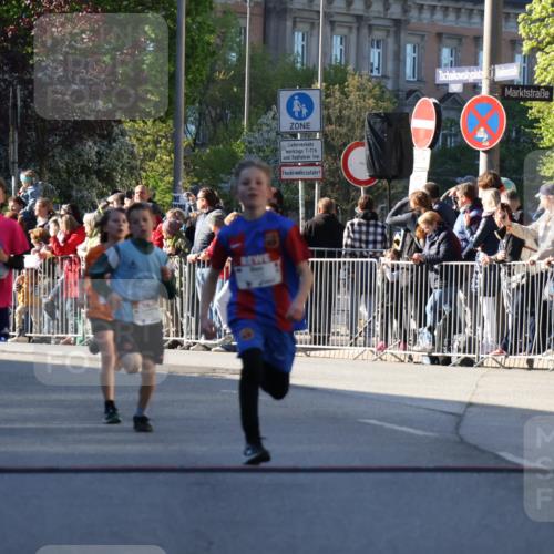 25.04.2025 - Das Zehntel Yannick Fuchs http://msf.ph/oto/7669498 26.04.2025 08:52:27 Ziel 1229, 1453, 1541, 1568, 1752, 1803, 2170, 2191, 2194, 2275, 2464, 2471, 2500, 2628, 3038, 3042, 3095, 3102, 3104, 3110, 3178, 3225, 3462, 3499, 3592, 3599, 3603, 3617, 3811, 3870, 3884, 3921, 3944 meine-sportfotos.de