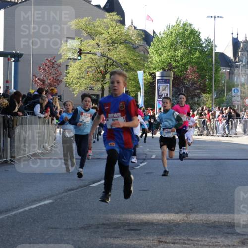 25.04.2025 - Das Zehntel Yannick Fuchs http://msf.ph/oto/7669529 26.04.2025 08:52:29 Ziel 1229, 1453, 1541, 1568, 1803, 1921, 2170, 2191, 2194, 2464, 2471, 2500, 2628, 3038, 3042, 3095, 3102, 3104, 3110, 3178, 3225, 3409, 3462, 3499, 3592, 3599, 3603, 3617, 3811, 3870, 3921, 3941, 3944 meine-sportfotos.de