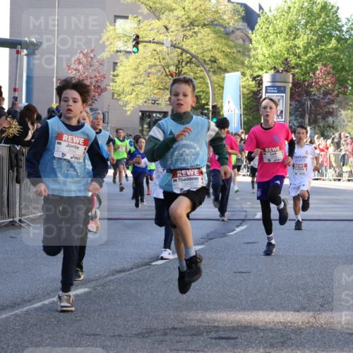 25.04.2025 - Das Zehntel Yannick Fuchs http://msf.ph/oto/7669542 26.04.2025 08:52:31 Ziel 1229, 1453, 1541, 1568, 1803, 1921, 2170, 2191, 2194, 2212, 2471, 2500, 2628, 3038, 3042, 3095, 3102, 3104, 3110, 3178, 3225, 3409, 3462, 3499, 3592, 3599, 3603, 3617, 3811, 3870, 3921, 3941 meine-sportfotos.de