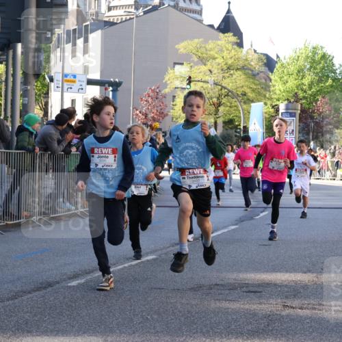 25.04.2025 - Das Zehntel Yannick Fuchs http://msf.ph/oto/7669548 26.04.2025 08:52:31 Ziel 1229, 1453, 1541, 1568, 1803, 1921, 2170, 2191, 2194, 2212, 2471, 2500, 2628, 3038, 3042, 3095, 3102, 3104, 3110, 3178, 3225, 3409, 3462, 3499, 3592, 3599, 3603, 3617, 3811, 3870, 3921, 3941 meine-sportfotos.de