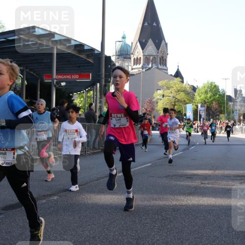 25.04.2025 - Das Zehntel Yannick Fuchs http://msf.ph/oto/7669582 26.04.2025 08:52:33 Ziel 1229, 1453, 1478, 1479, 1568, 1921, 2170, 2191, 2194, 2212, 2471, 2500, 2628, 2653, 2706, 3038, 3042, 3095, 3102, 3104, 3110, 3409, 3462, 3499, 3592, 3599, 3603, 3611, 3617, 3781, 3805, 3811, 3870, 3921, 3941 meine-sportfotos.de