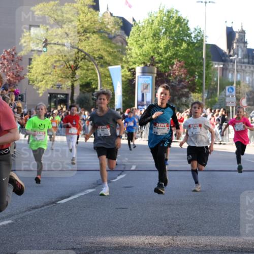 25.04.2025 - Das Zehntel Yannick Fuchs http://msf.ph/oto/7669635 26.04.2025 08:52:37 Ziel 1229, 1453, 1478, 1479, 1665, 1921, 2025, 2170, 2191, 2194, 2212, 2471, 2628, 2653, 2706, 2733, 2826, 3038, 3042, 3064, 3102, 3104, 3409, 3462, 3499, 3592, 3599, 3603, 3611, 3617, 3729, 3781, 3805, 3811, 3870, 3921, 3941 meine-sportfotos.de