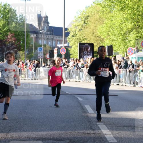 25.04.2025 - Das Zehntel Yannick Fuchs http://msf.ph/oto/7669649 26.04.2025 08:52:38 Ziel 1229, 1453, 1478, 1479, 1665, 1921, 1984, 2025, 2035, 2191, 2194, 2212, 2471, 2628, 2653, 2706, 2733, 2826, 3038, 3042, 3053, 3064, 3104, 3173, 3409, 3462, 3592, 3599, 3603, 3611, 3617, 3729, 3781, 3805, 3870, 3921, 3941 meine-sportfotos.de