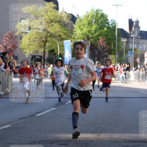 25.04.2025 - Das Zehntel Yannick Fuchs http://msf.ph/oto/7669652 26.04.2025 08:52:39 Ziel 1229, 1453, 1478, 1479, 1665, 1778, 1921, 1933, 1984, 2025, 2035, 2191, 2194, 2212, 2628, 2653, 2706, 2733, 2826, 3038, 3042, 3053, 3064, 3173, 3409, 3462, 3592, 3599, 3603, 3611, 3617, 3729, 3781, 3805, 3870, 3921, 3941 meine-sportfotos.de