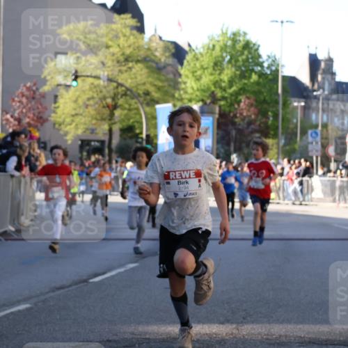 25.04.2025 - Das Zehntel Yannick Fuchs http://msf.ph/oto/7669656 26.04.2025 08:52:39 Ziel 1229, 1453, 1478, 1479, 1665, 1778, 1921, 1933, 1984, 2025, 2035, 2191, 2194, 2212, 2628, 2653, 2706, 2733, 2826, 3038, 3042, 3053, 3064, 3173, 3409, 3462, 3592, 3599, 3603, 3611, 3617, 3729, 3781, 3805, 3870, 3921, 3941 meine-sportfotos.de