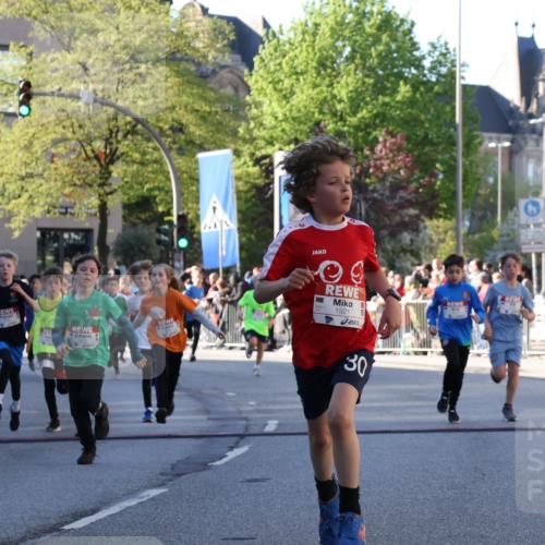 25.04.2025 - Das Zehntel Yannick Fuchs http://msf.ph/oto/7669679 26.04.2025 08:52:41 Ziel 1241, 1453, 1478, 1479, 1665, 1778, 1921, 1933, 1984, 2025, 2035, 2191, 2194, 2212, 2499, 2628, 2653, 2694, 2706, 2733, 2826, 3038, 3042, 3053, 3064, 3173, 3409, 3592, 3599, 3603, 3611, 3617, 3719, 3722, 3729, 3781, 3787, 3805, 3870, 3941 meine-sportfotos.de