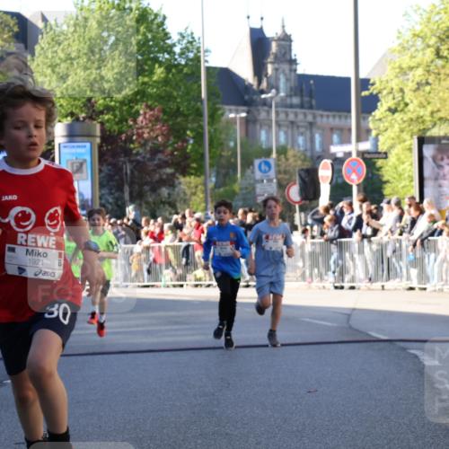 25.04.2025 - Das Zehntel Yannick Fuchs http://msf.ph/oto/7669687 26.04.2025 08:52:42 Ziel 1241, 1453, 1478, 1479, 1665, 1778, 1921, 1933, 1984, 2025, 2035, 2191, 2194, 2212, 2499, 2590, 2628, 2653, 2694, 2706, 2733, 2826, 3038, 3042, 3053, 3064, 3173, 3409, 3532, 3592, 3599, 3603, 3611, 3617, 3719, 3722, 3729, 3781, 3787, 3805, 3870, 3941 meine-sportfotos.de