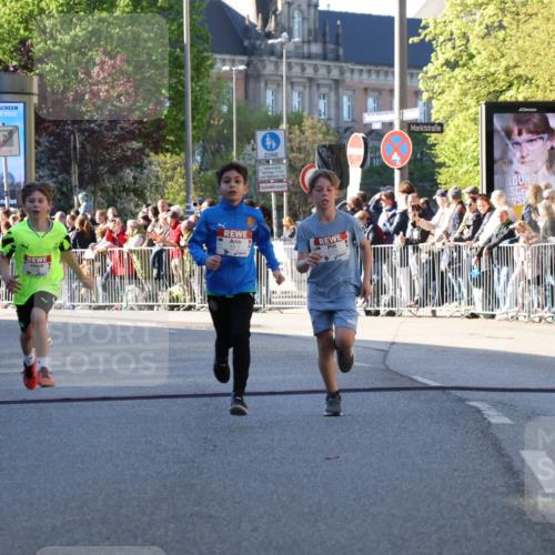 25.04.2025 - Das Zehntel Yannick Fuchs http://msf.ph/oto/7669694 26.04.2025 08:52:43 Ziel 1241, 1264, 1453, 1478, 1479, 1665, 1778, 1921, 1933, 1984, 2025, 2035, 2191, 2194, 2212, 2499, 2590, 2599, 2653, 2694, 2706, 2733, 2826, 3038, 3042, 3053, 3064, 3173, 3409, 3524, 3532, 3611, 3719, 3722, 3729, 3781, 3787, 3805, 3870, 3941 meine-sportfotos.de