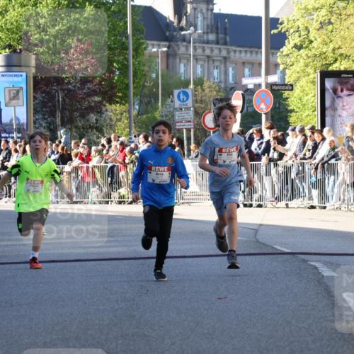 25.04.2025 - Das Zehntel Yannick Fuchs http://msf.ph/oto/7669699 26.04.2025 08:52:43 Ziel 1241, 1264, 1453, 1478, 1479, 1665, 1778, 1921, 1933, 1984, 2025, 2035, 2191, 2194, 2212, 2499, 2590, 2599, 2653, 2694, 2706, 2733, 2826, 3038, 3042, 3053, 3064, 3173, 3409, 3524, 3532, 3611, 3719, 3722, 3729, 3781, 3787, 3805, 3870, 3941 meine-sportfotos.de