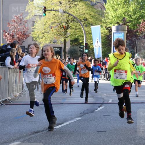 25.04.2025 - Das Zehntel Yannick Fuchs http://msf.ph/oto/7669708 26.04.2025 08:52:44 Ziel 1241, 1264, 1478, 1479, 1665, 1778, 1921, 1933, 1984, 2025, 2035, 2212, 2499, 2590, 2599, 2653, 2694, 2706, 2733, 2826, 3038, 3053, 3064, 3173, 3409, 3524, 3532, 3611, 3719, 3722, 3729, 3781, 3787, 3805, 3941 meine-sportfotos.de