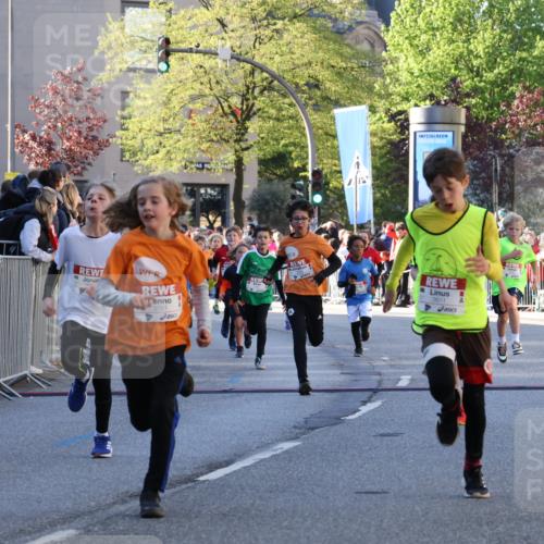 25.04.2025 - Das Zehntel Yannick Fuchs http://msf.ph/oto/7669712 26.04.2025 08:52:44 Ziel 1241, 1264, 1478, 1479, 1665, 1778, 1921, 1933, 1984, 2025, 2035, 2212, 2499, 2590, 2599, 2653, 2694, 2706, 2733, 2826, 3038, 3053, 3064, 3173, 3409, 3524, 3532, 3611, 3719, 3722, 3729, 3781, 3787, 3805, 3941 meine-sportfotos.de