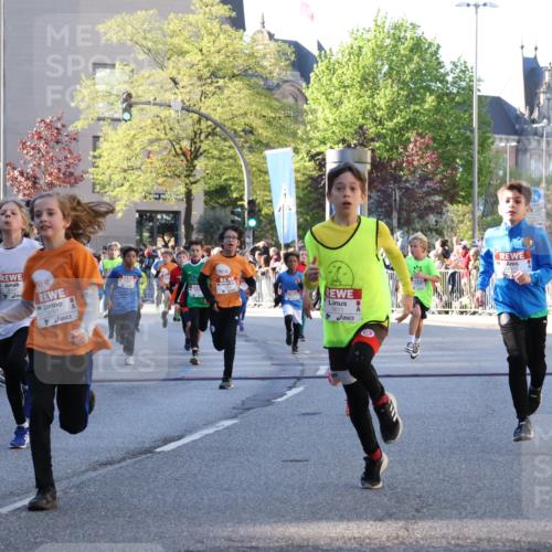 25.04.2025 - Das Zehntel Yannick Fuchs http://msf.ph/oto/7669724 26.04.2025 08:52:44 Ziel 1241, 1264, 1478, 1479, 1665, 1778, 1921, 1933, 1984, 2025, 2035, 2212, 2499, 2590, 2599, 2653, 2694, 2706, 2733, 2826, 3038, 3053, 3064, 3173, 3409, 3524, 3532, 3611, 3719, 3722, 3729, 3781, 3787, 3805, 3941 meine-sportfotos.de