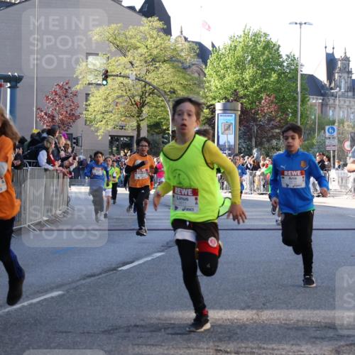 25.04.2025 - Das Zehntel Yannick Fuchs http://msf.ph/oto/7669728 26.04.2025 08:52:45 Ziel 1241, 1264, 1478, 1479, 1665, 1778, 1921, 1933, 1984, 2013, 2025, 2035, 2212, 2499, 2590, 2599, 2653, 2694, 2706, 2733, 2826, 2861, 3053, 3064, 3173, 3409, 3411, 3524, 3532, 3611, 3719, 3722, 3729, 3781, 3787, 3805, 3878, 3941 meine-sportfotos.de