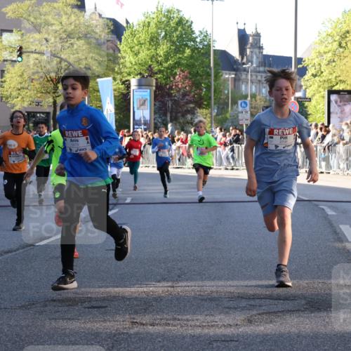 25.04.2025 - Das Zehntel Yannick Fuchs http://msf.ph/oto/7669751 26.04.2025 08:52:46 Ziel 1094, 1241, 1264, 1478, 1479, 1665, 1778, 1921, 1933, 1984, 2013, 2025, 2035, 2212, 2499, 2590, 2599, 2653, 2694, 2706, 2733, 2826, 2861, 3053, 3064, 3173, 3411, 3524, 3532, 3611, 3719, 3722, 3729, 3781, 3787, 3805, 3878, 3941 meine-sportfotos.de
