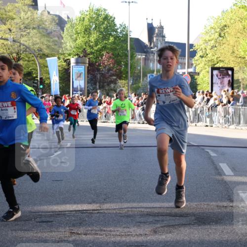 25.04.2025 - Das Zehntel Yannick Fuchs http://msf.ph/oto/7669755 26.04.2025 08:52:46 Ziel 1094, 1241, 1264, 1478, 1479, 1665, 1778, 1921, 1933, 1984, 2013, 2025, 2035, 2212, 2499, 2590, 2599, 2653, 2694, 2706, 2733, 2826, 2861, 3053, 3064, 3173, 3411, 3524, 3532, 3611, 3719, 3722, 3729, 3781, 3787, 3805, 3878, 3941 meine-sportfotos.de