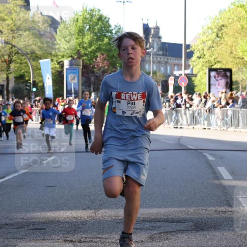 25.04.2025 - Das Zehntel Yannick Fuchs http://msf.ph/oto/7669760 26.04.2025 08:52:46 Ziel 1094, 1241, 1264, 1478, 1479, 1665, 1778, 1921, 1933, 1984, 2013, 2025, 2035, 2212, 2499, 2590, 2599, 2653, 2694, 2706, 2733, 2826, 2861, 3053, 3064, 3173, 3411, 3524, 3532, 3611, 3719, 3722, 3729, 3781, 3787, 3805, 3878, 3941 meine-sportfotos.de