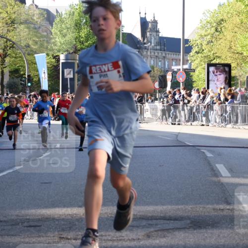 25.04.2025 - Das Zehntel Yannick Fuchs http://msf.ph/oto/7669767 26.04.2025 08:52:47 Ziel 1094, 1241, 1264, 1478, 1479, 1665, 1778, 1933, 1984, 2013, 2025, 2035, 2212, 2499, 2590, 2599, 2653, 2694, 2706, 2733, 2826, 2861, 3053, 3064, 3173, 3411, 3524, 3532, 3611, 3719, 3722, 3729, 3781, 3787, 3805, 3878 meine-sportfotos.de