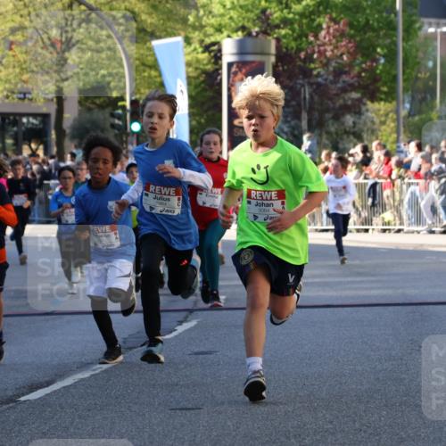 25.04.2025 - Das Zehntel Yannick Fuchs http://msf.ph/oto/7669790 26.04.2025 08:52:48 Ziel 1094, 1241, 1264, 1478, 1479, 1665, 1778, 1933, 1944, 1984, 2013, 2025, 2035, 2499, 2590, 2599, 2645, 2653, 2694, 2706, 2733, 2826, 2861, 3053, 3064, 3173, 3411, 3507, 3519, 3524, 3532, 3611, 3719, 3722, 3729, 3781, 3787, 3805, 3878 meine-sportfotos.de