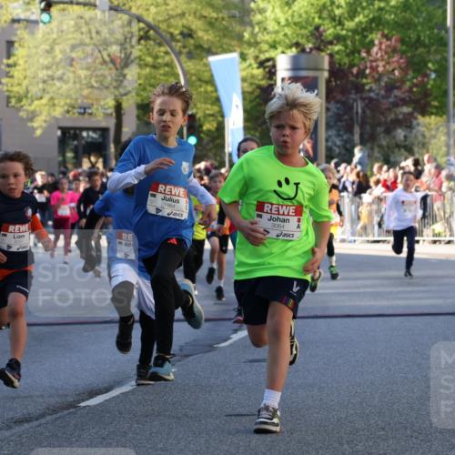 25.04.2025 - Das Zehntel Yannick Fuchs http://msf.ph/oto/7669797 26.04.2025 08:52:48 Ziel 1094, 1241, 1264, 1478, 1479, 1665, 1778, 1933, 1944, 1984, 2013, 2025, 2035, 2499, 2590, 2599, 2645, 2653, 2694, 2706, 2733, 2826, 2861, 3053, 3064, 3173, 3411, 3507, 3519, 3524, 3532, 3611, 3719, 3722, 3729, 3781, 3787, 3805, 3878 meine-sportfotos.de