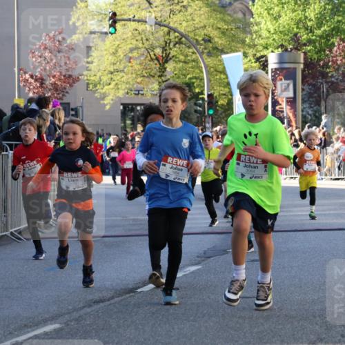 25.04.2025 - Das Zehntel Yannick Fuchs http://msf.ph/oto/7669800 26.04.2025 08:52:49 Ziel 1094, 1241, 1264, 1478, 1479, 1665, 1778, 1933, 1944, 1984, 2013, 2025, 2035, 2366, 2499, 2590, 2599, 2645, 2653, 2694, 2706, 2733, 2826, 2861, 3053, 3064, 3173, 3411, 3507, 3519, 3524, 3532, 3611, 3719, 3722, 3729, 3781, 3787, 3805, 3878 meine-sportfotos.de