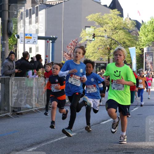 25.04.2025 - Das Zehntel Yannick Fuchs http://msf.ph/oto/7669805 26.04.2025 08:52:49 Ziel 1094, 1241, 1264, 1478, 1479, 1665, 1778, 1933, 1944, 1984, 2013, 2025, 2035, 2366, 2499, 2590, 2599, 2645, 2653, 2694, 2706, 2733, 2826, 2861, 3053, 3064, 3173, 3411, 3507, 3519, 3524, 3532, 3611, 3719, 3722, 3729, 3781, 3787, 3805, 3878 meine-sportfotos.de