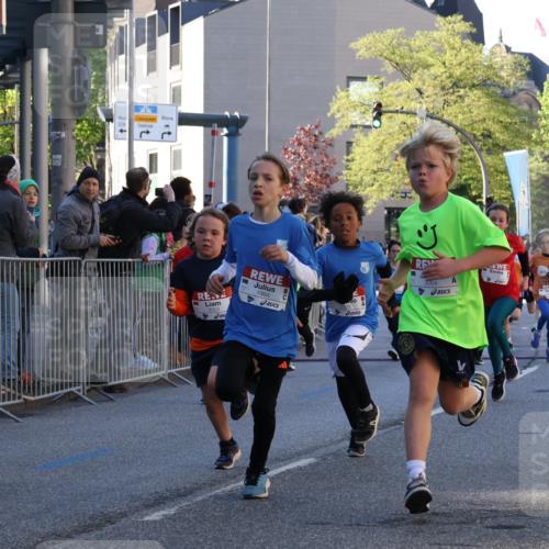 25.04.2025 - Das Zehntel Yannick Fuchs http://msf.ph/oto/7669808 26.04.2025 08:52:49 Ziel 1094, 1241, 1264, 1478, 1479, 1665, 1778, 1933, 1944, 1984, 2013, 2025, 2035, 2366, 2499, 2590, 2599, 2645, 2653, 2694, 2706, 2733, 2826, 2861, 3053, 3064, 3173, 3411, 3507, 3519, 3524, 3532, 3611, 3719, 3722, 3729, 3781, 3787, 3805, 3878 meine-sportfotos.de