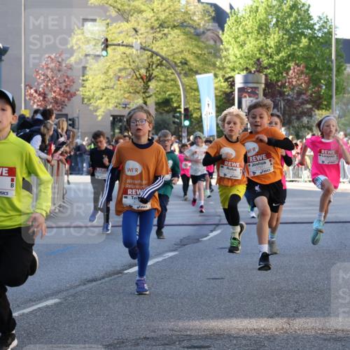 25.04.2025 - Das Zehntel Yannick Fuchs http://msf.ph/oto/7669833 26.04.2025 08:52:52 Ziel 1094, 1241, 1264, 1665, 1778, 1924, 1925, 1933, 1944, 1984, 2013, 2025, 2035, 2134, 2366, 2499, 2590, 2599, 2645, 2694, 2705, 2861, 3053, 3064, 3173, 3411, 3507, 3519, 3524, 3532, 3719, 3722, 3729, 3787, 3878, 3885 meine-sportfotos.de